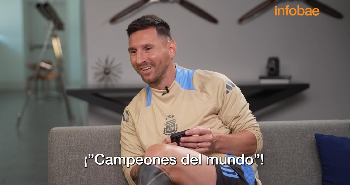 梅西翻手机才知道阿根廷群叫“世界冠军”，自己是群主